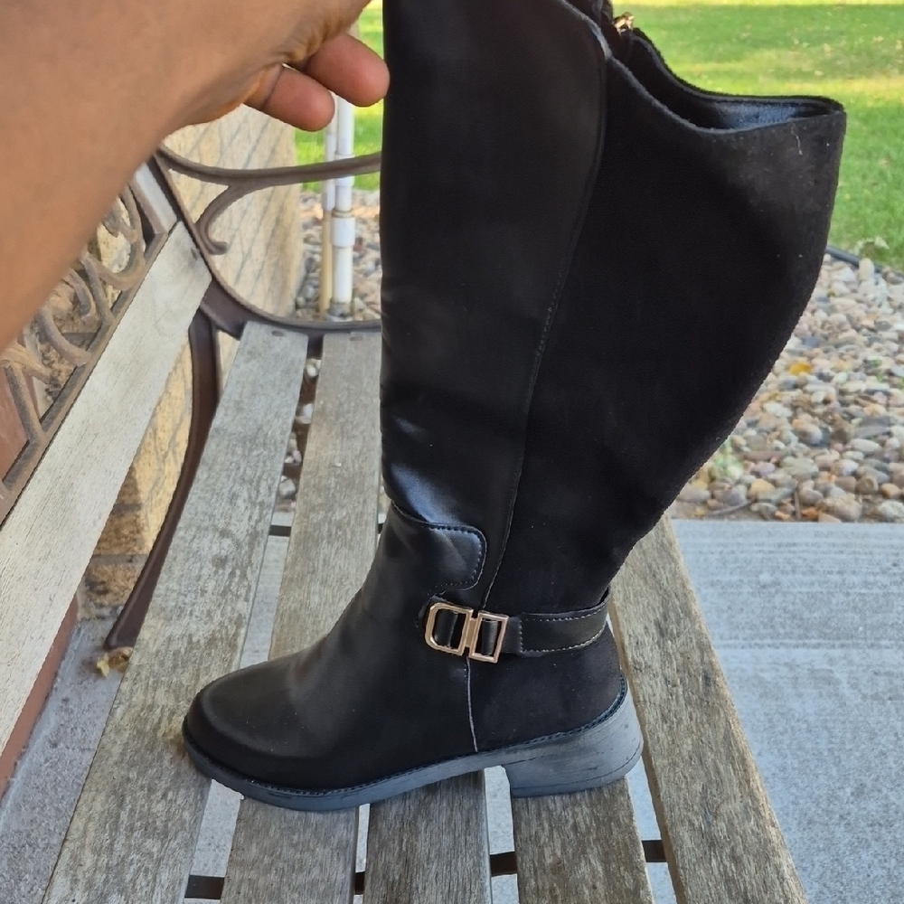 Black Women's Knee-High Boots